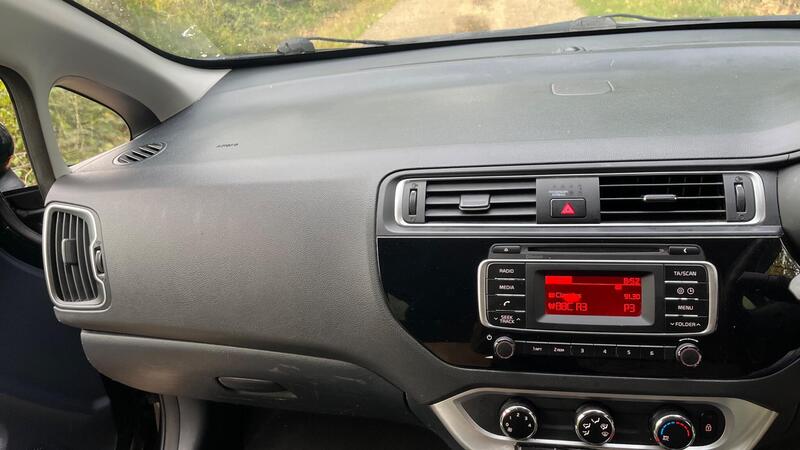 2016 Kia Rio — photo 21