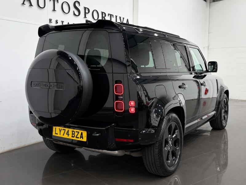 Land Rover Defender view 4