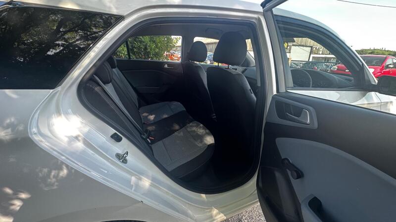 2015 Hyundai i20 — photo 7