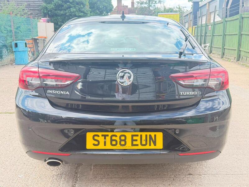 Vauxhall Insignia view 4