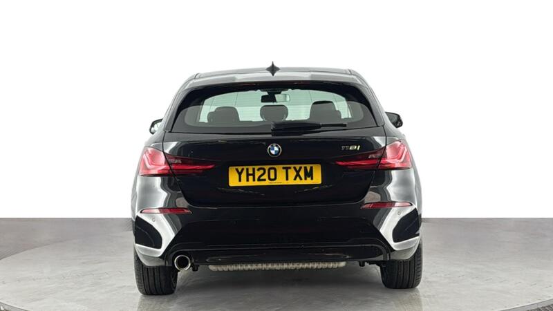 BMW 1 Series view 5