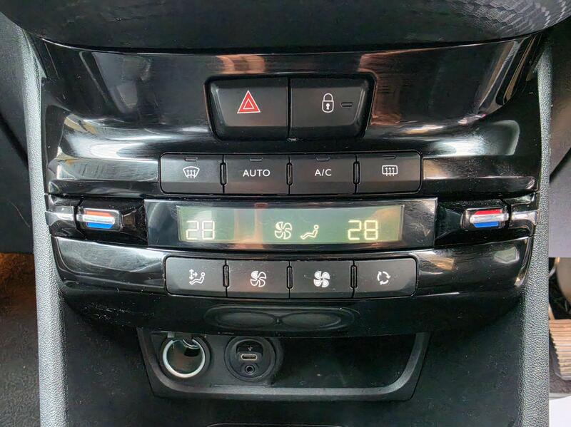 Peugeot 2008 1.2 PureTech GPF Allure Euro 6 (s/s) 5dr thumbnail 34