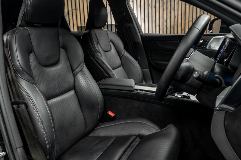 Volvo XC60 view 2