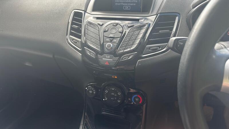 2017 Ford Fiesta — photo 15
