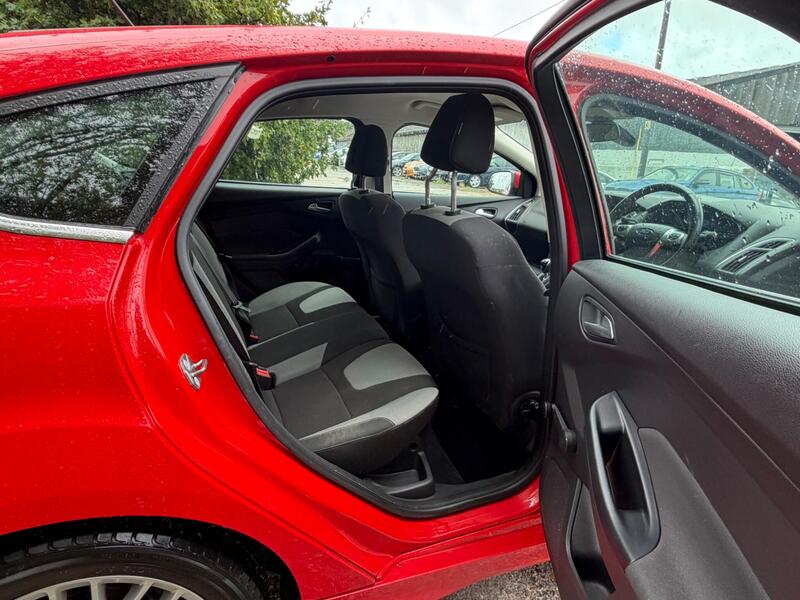 2014 Ford Focus — photo 19