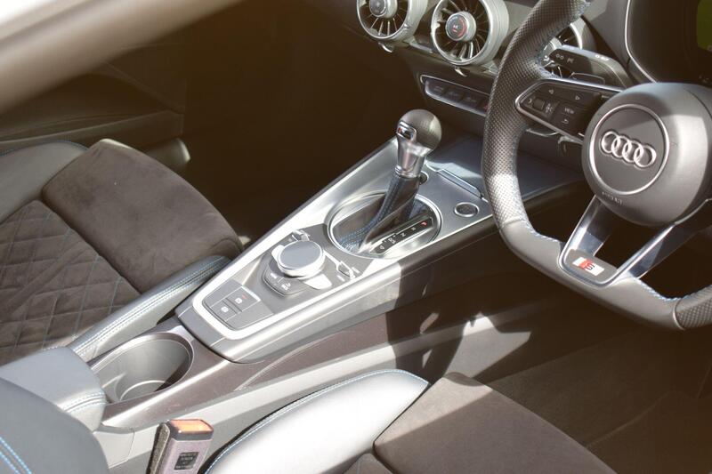 Audi TT view 7