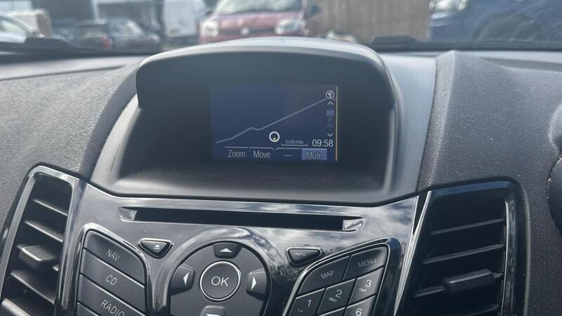 2017 Ford Fiesta — photo 11