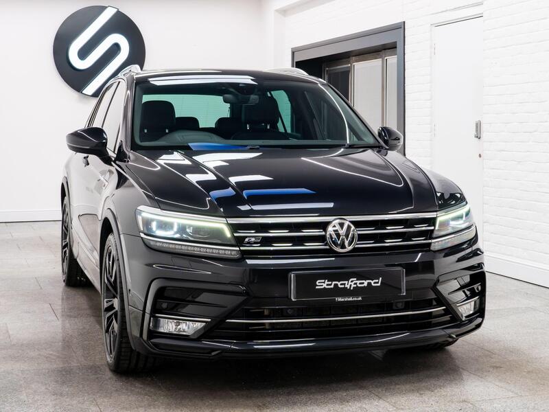 Volkswagen Tiguan view 4