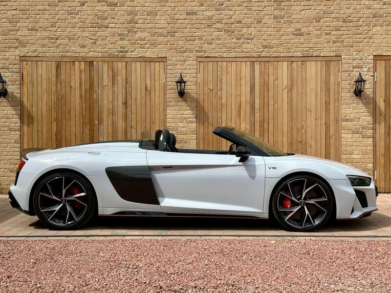 Audi Audi R8 view 3