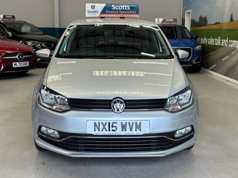 Volkswagen Polo view 2