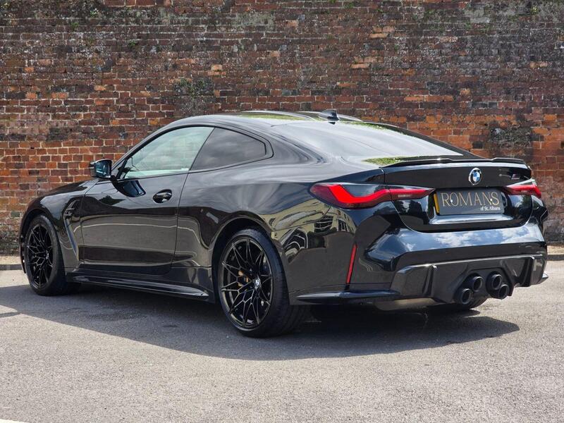 BMW M4 view 3