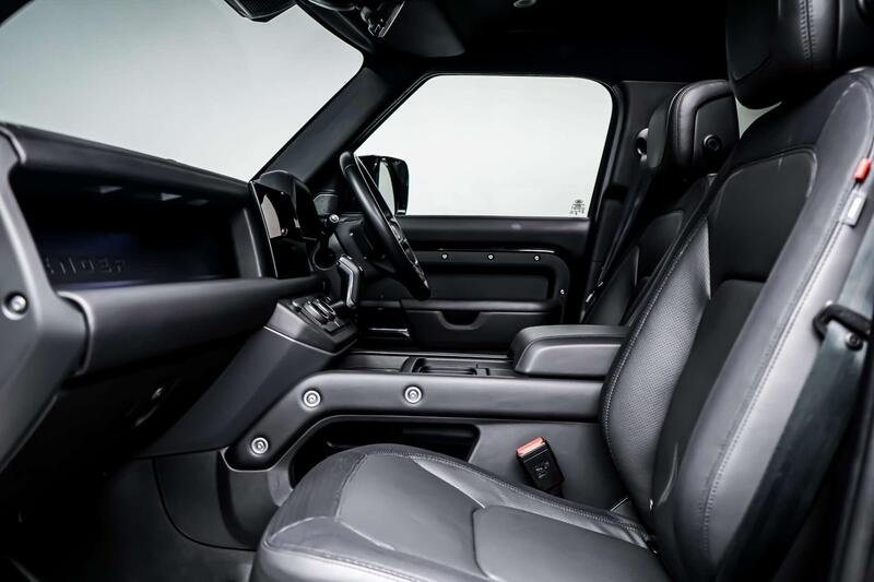 Land Rover Defender 110 view 7