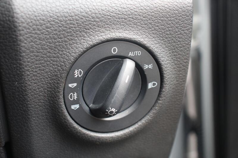 Audi Q7 view 16