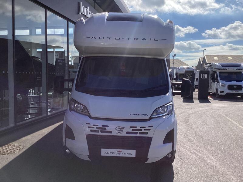 Auto-Trail Expedition C71 — image 2