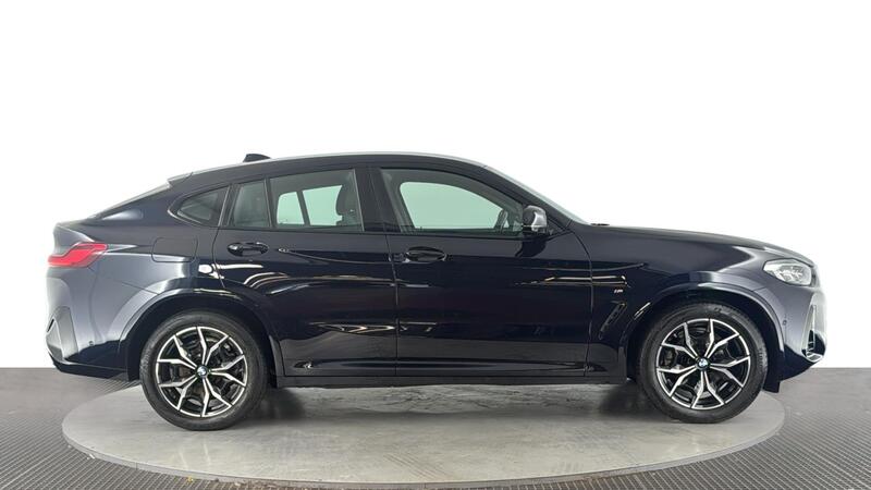 BMW X4 view 3