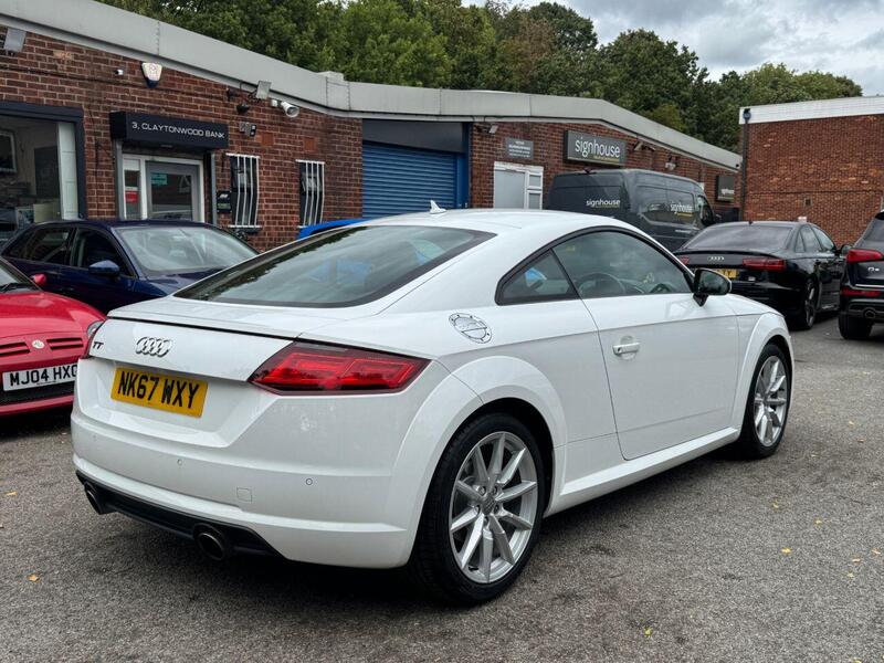Audi TT view 3
