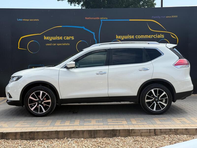 Nissan X-Trail view 2