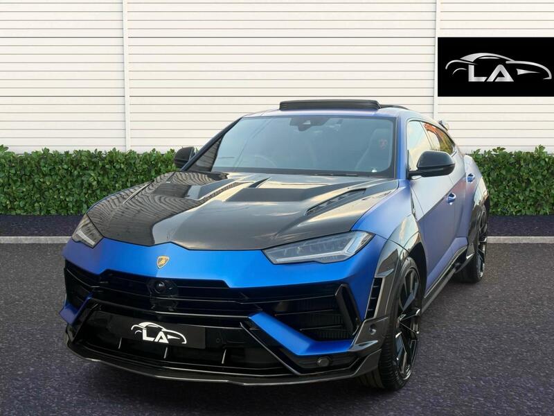 Lamborghini Urus view 2