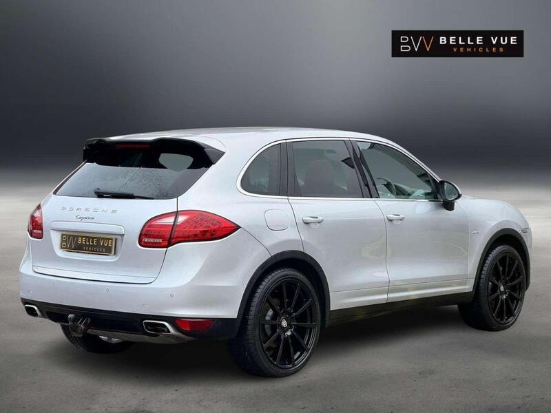 Porsche Cayenne view 3