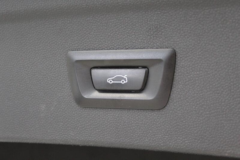 2022 BMW iX in White — image 27 of 88