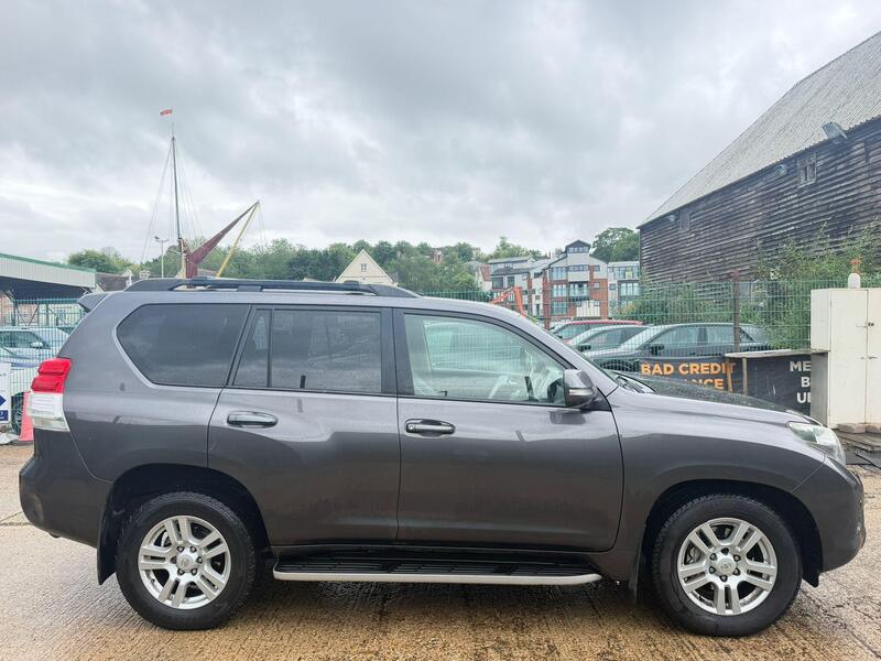Toyota Land Cruiser view 2