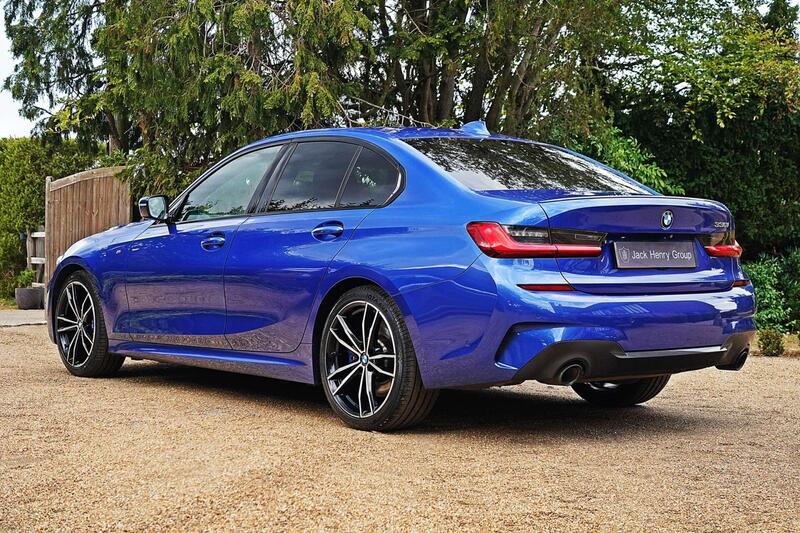 BMW 3 Series view 3
