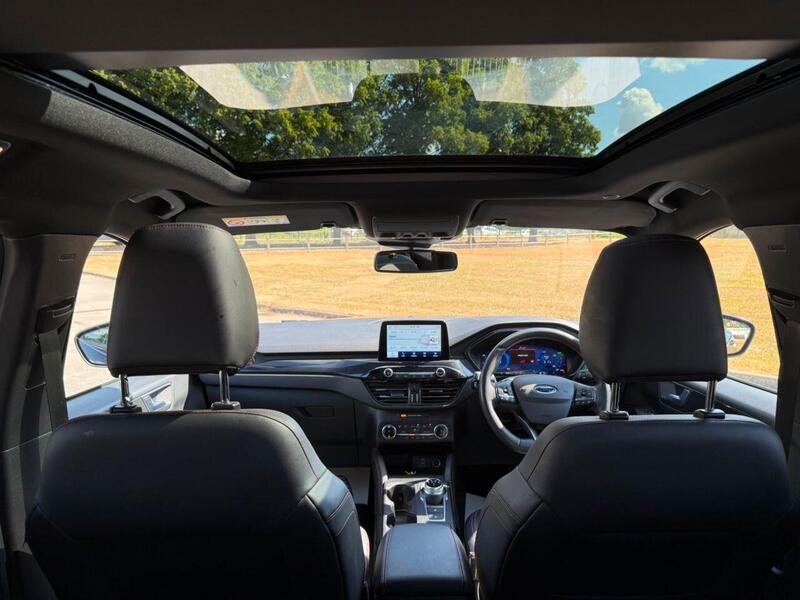 Ford Kuga view 3