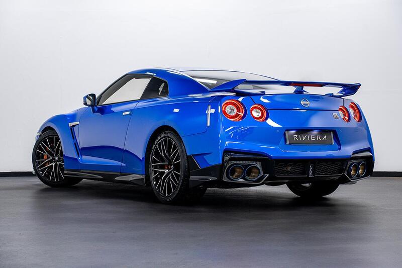 Nissan GT R view 5