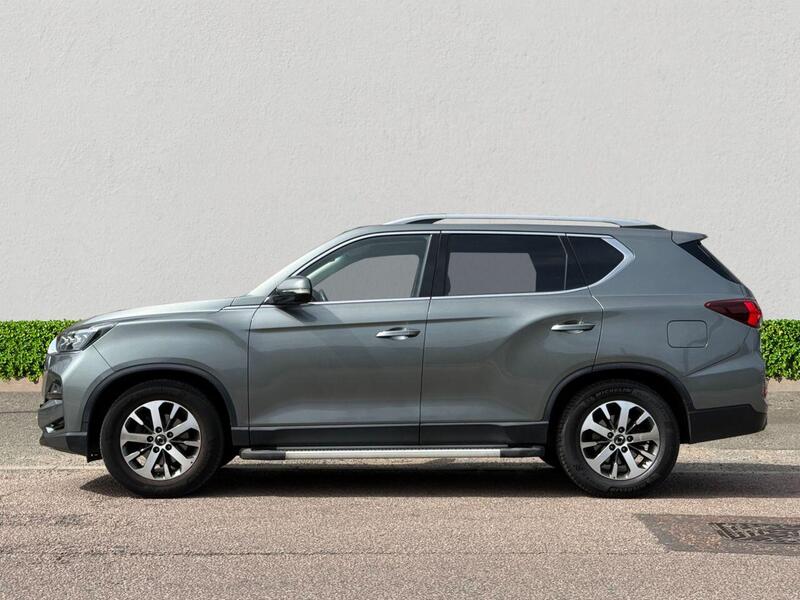 Ssangyong Rexton view 4