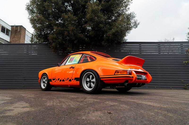 Porsche 911 view 6