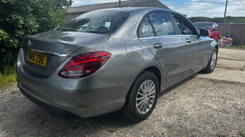 2015 Mercedes-Benz C Class — photo 7