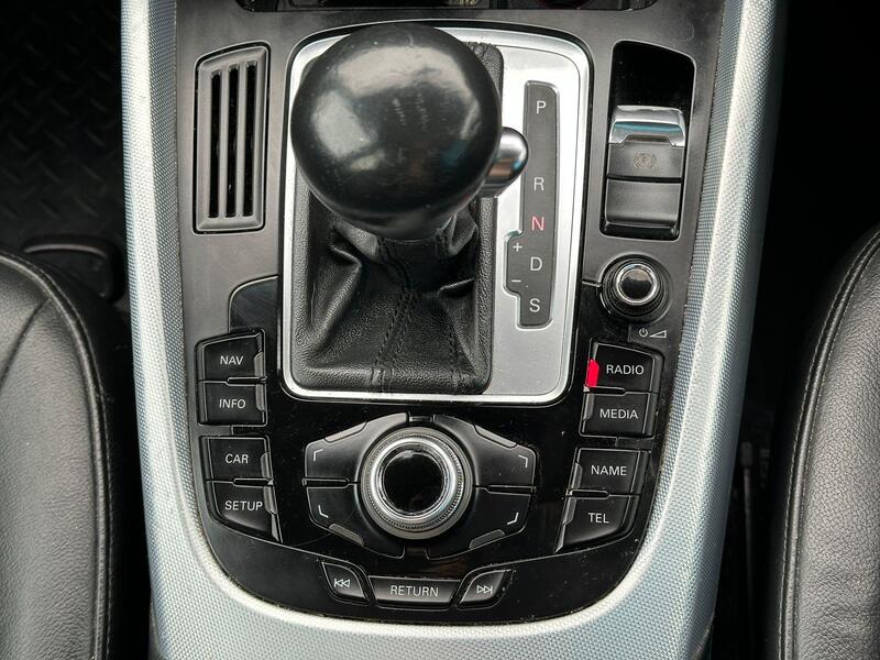 Audi Q5 view 13