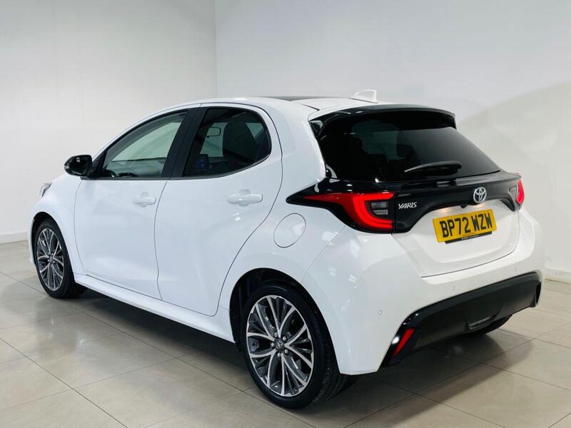 Toyota Yaris view 4