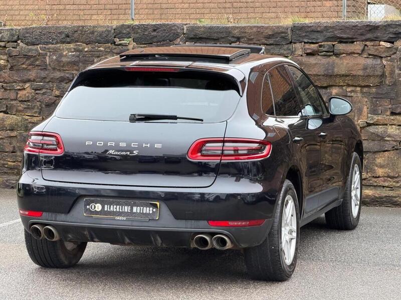 Porsche Macan view 7