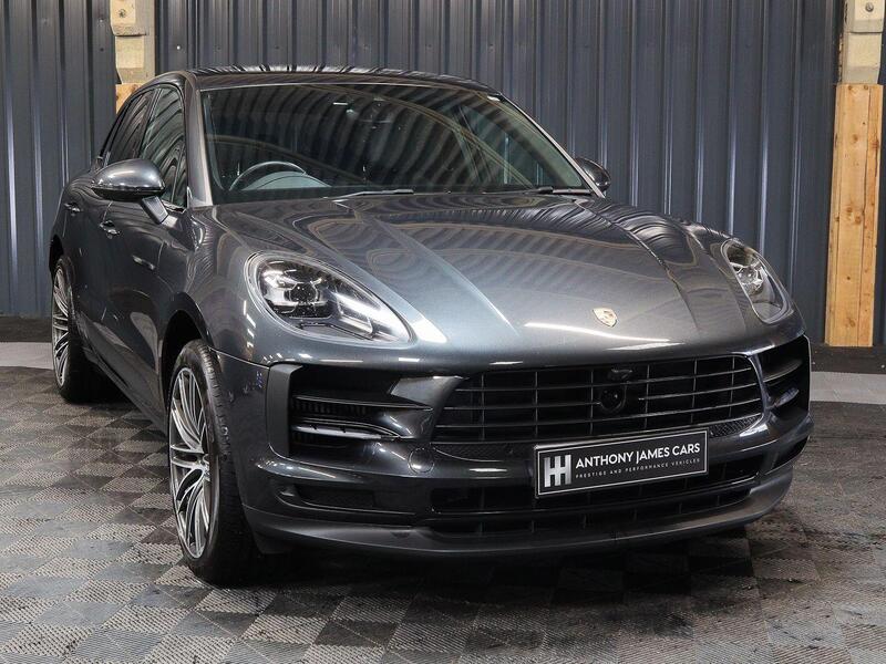 Porsche Macan view 19
