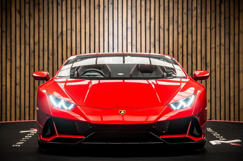 Lamborghini Huracan view 5