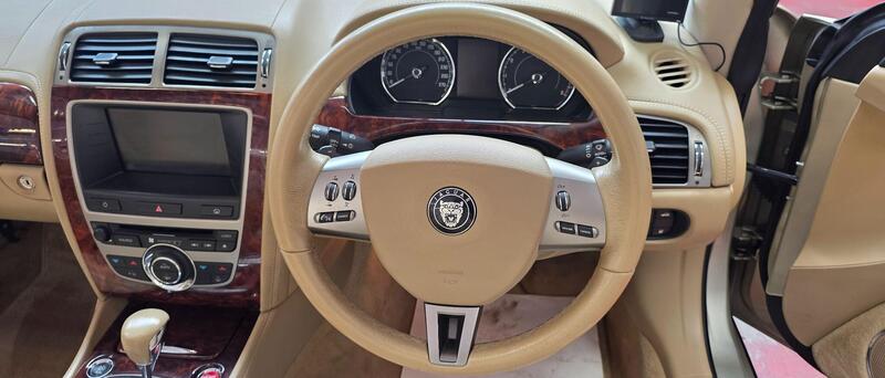 Jaguar XK view 3