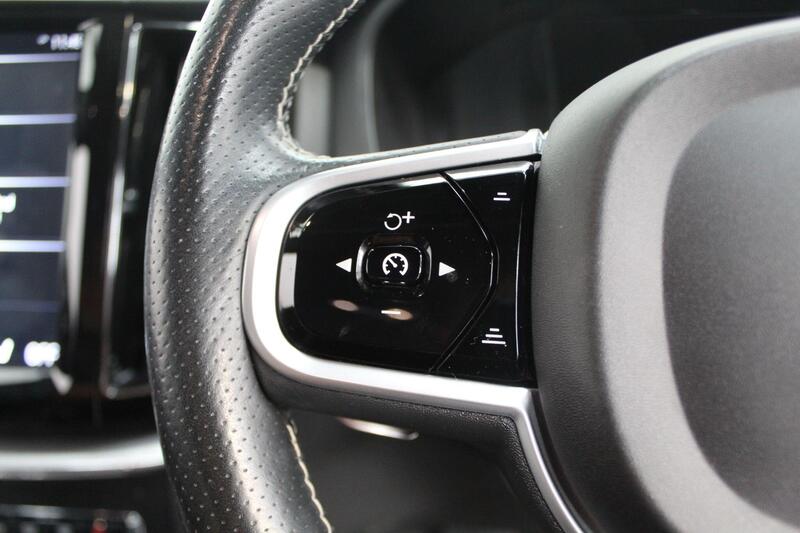 2018 Volvo XC60 in Black — image 39 of 74