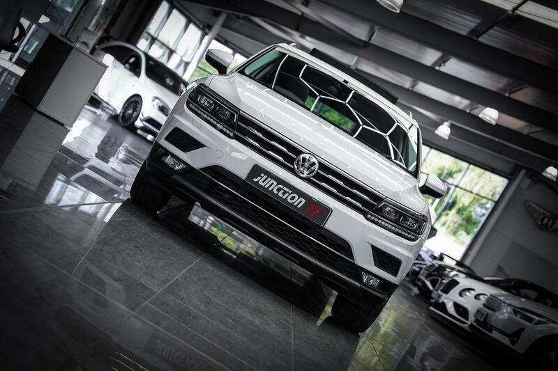 Volkswagen Tiguan Allspace view 4