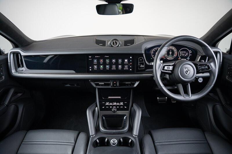 Porsche Cayenne view 3