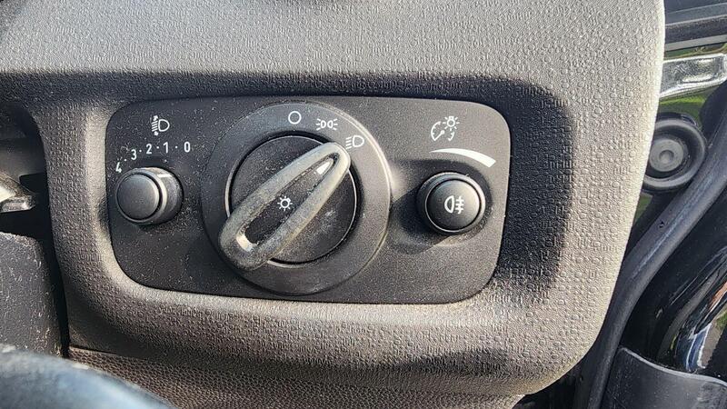 2014 Ford Fiesta — photo 33