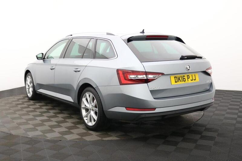 Skoda Superb view 6
