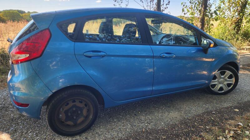 2009 Ford Fiesta — photo 13