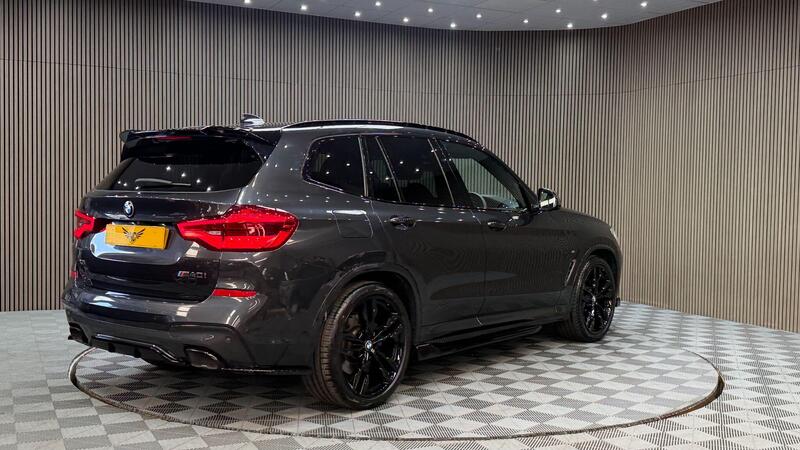 BMW X3 view 5