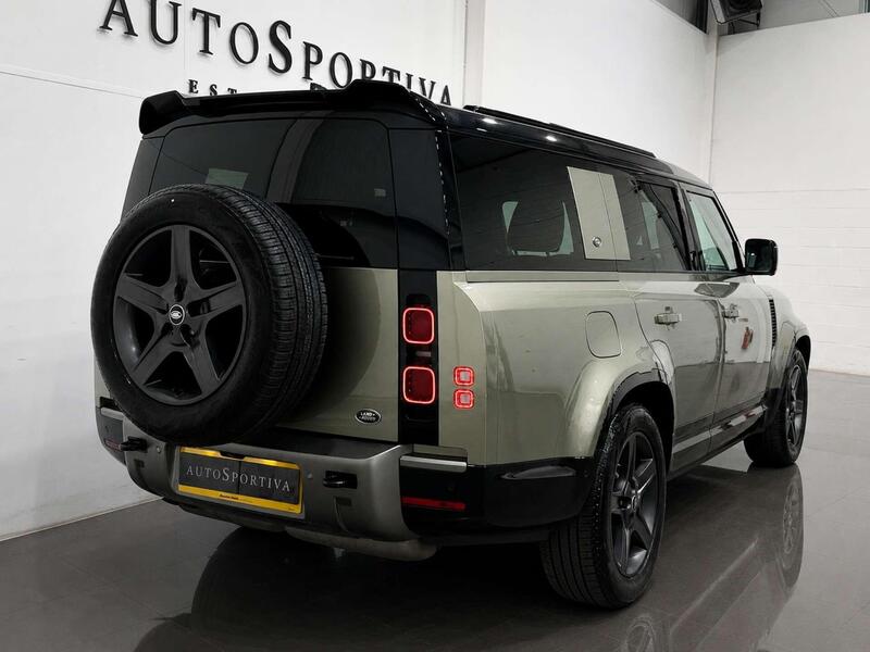 Land Rover Defender 130 view 3