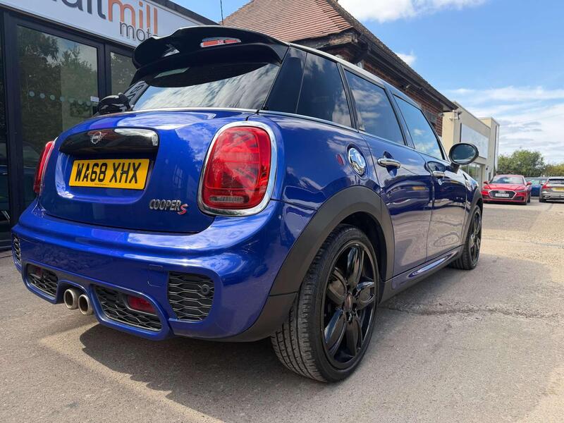 Mini Cooper view 3