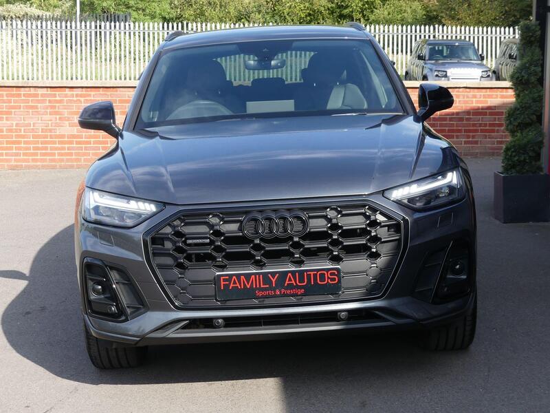Audi Q5 view 3