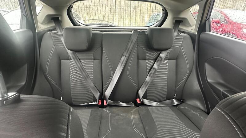 2014 Ford Fiesta — photo 15