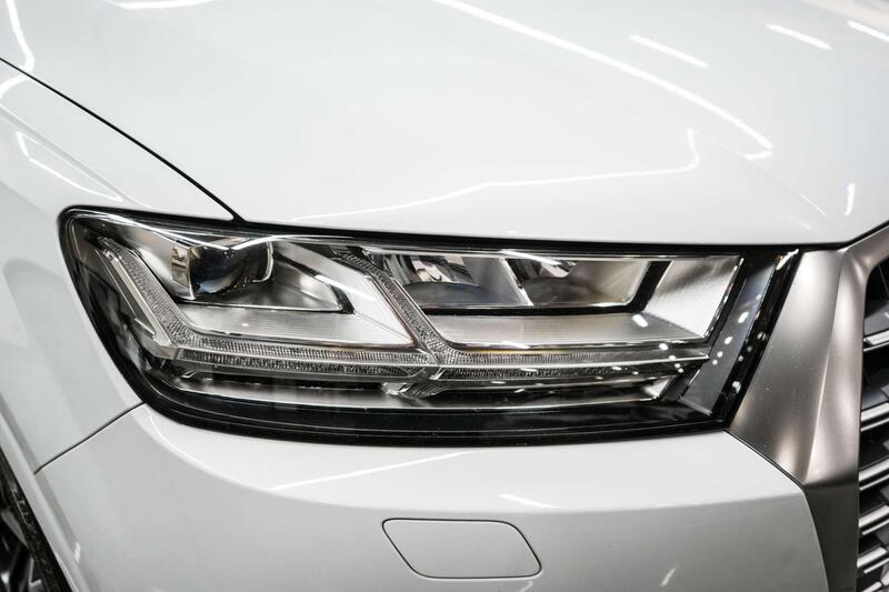 Audi Audi SQ7 view 6