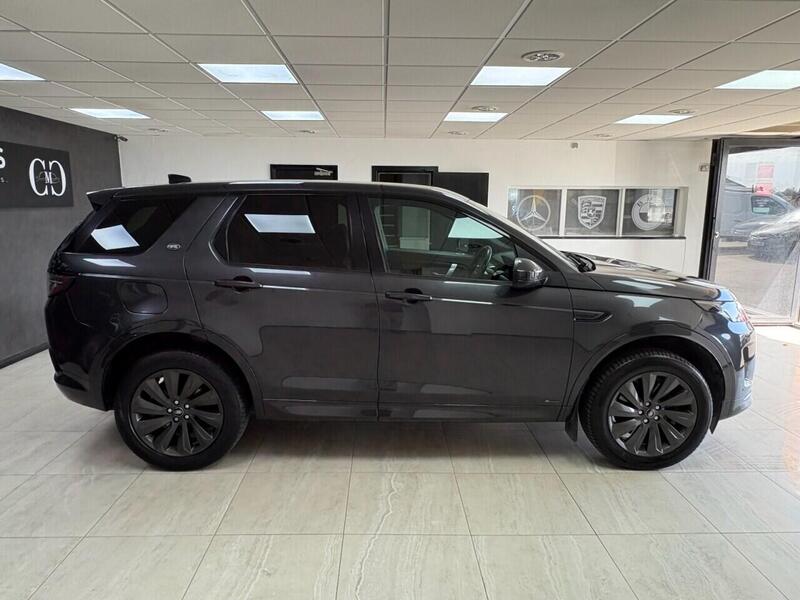 Land Rover Discovery Sport view 2